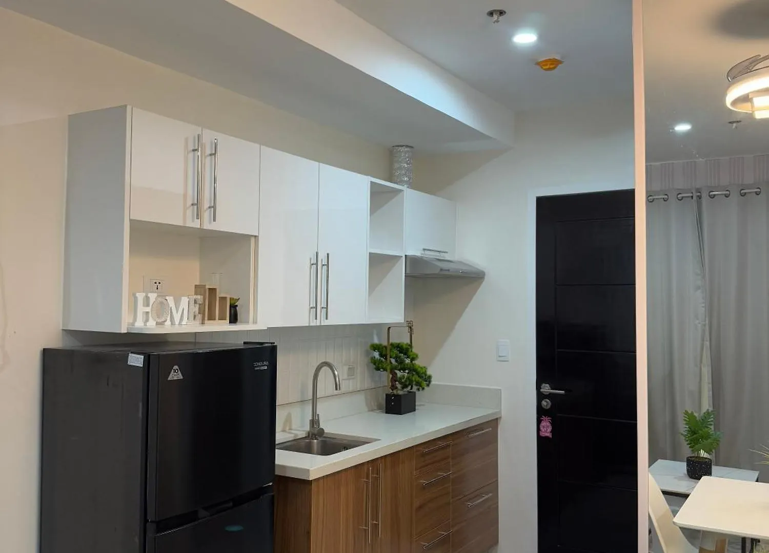 Alder - One Bedroom Condo Unit With Balcony Davao City Apart-hotel